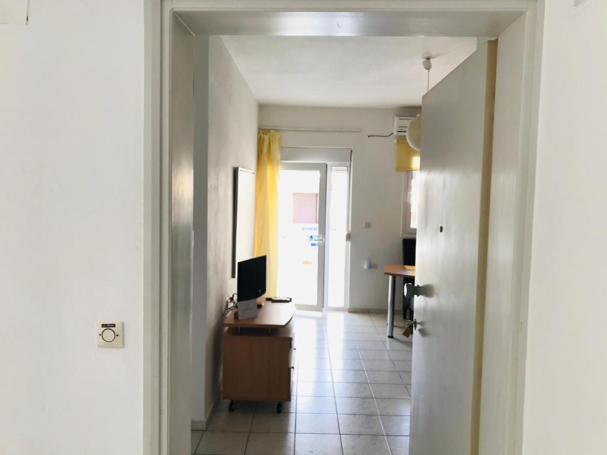 Korona Beach Apartments I 레팀노 외부 사진