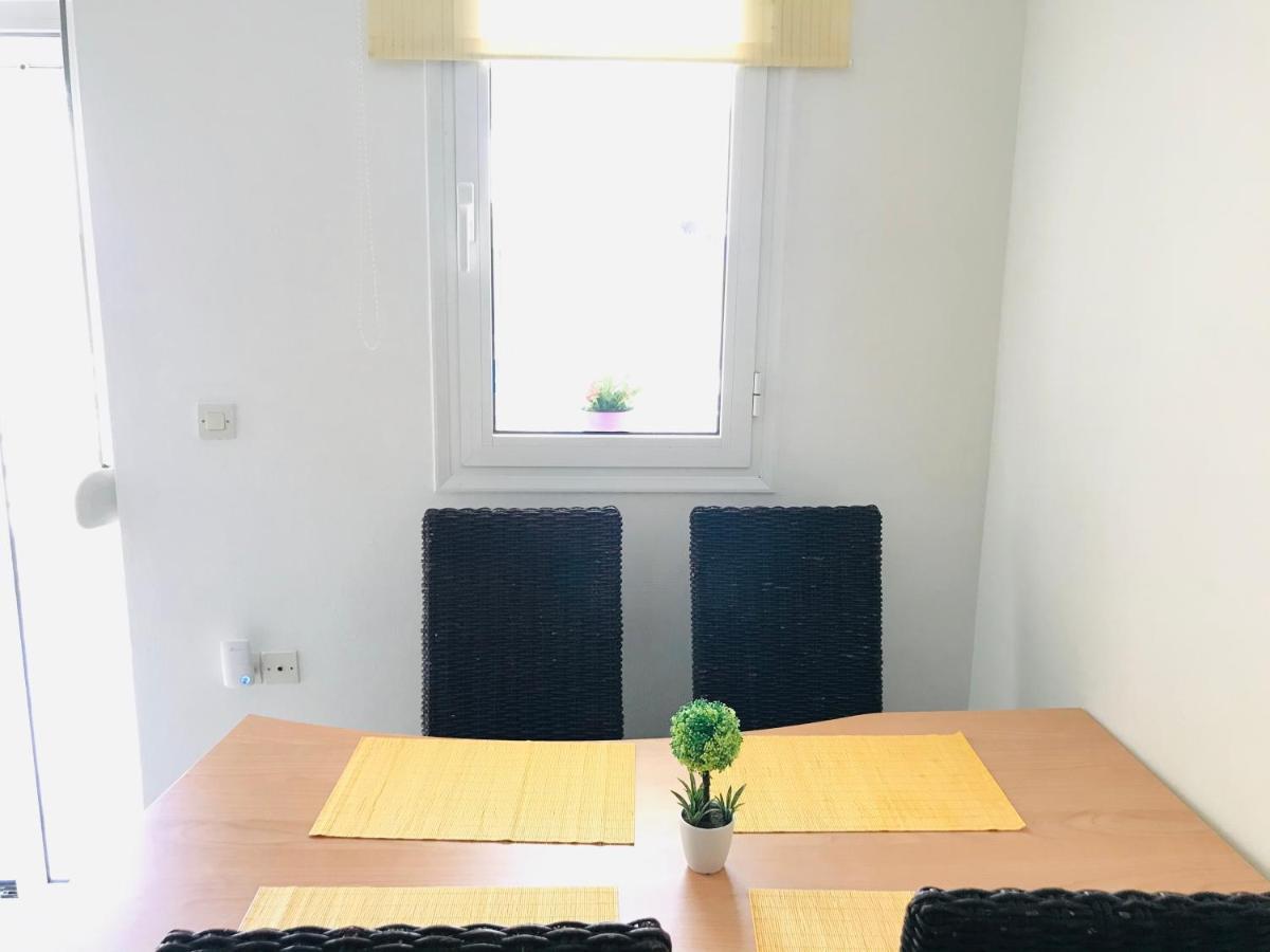 Korona Beach Apartments I 레팀노 외부 사진