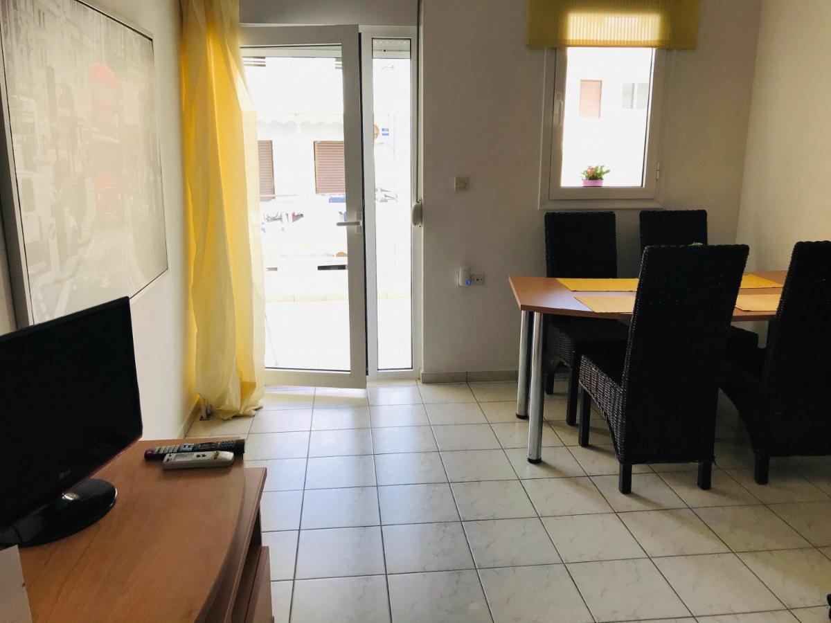 Korona Beach Apartments I 레팀노 외부 사진