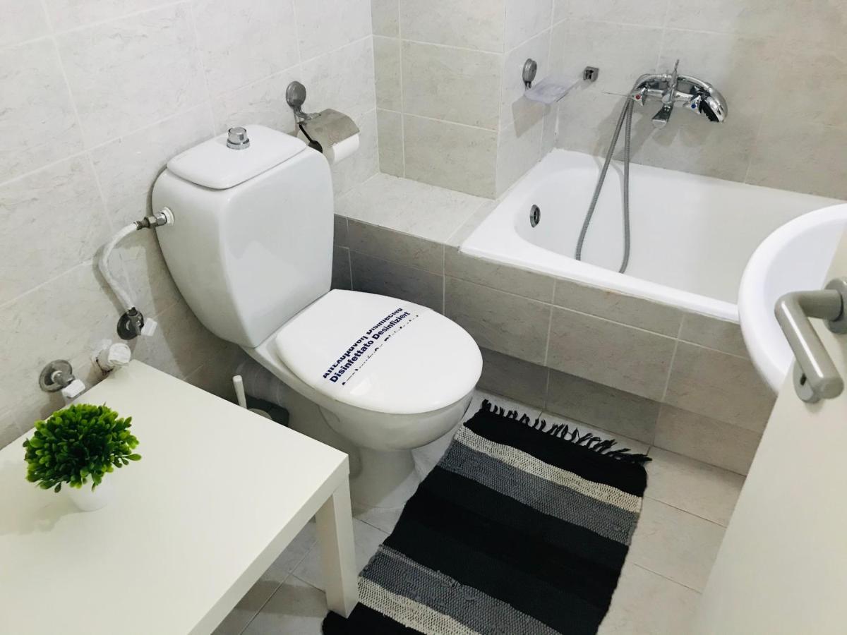 Korona Beach Apartments I 레팀노 외부 사진